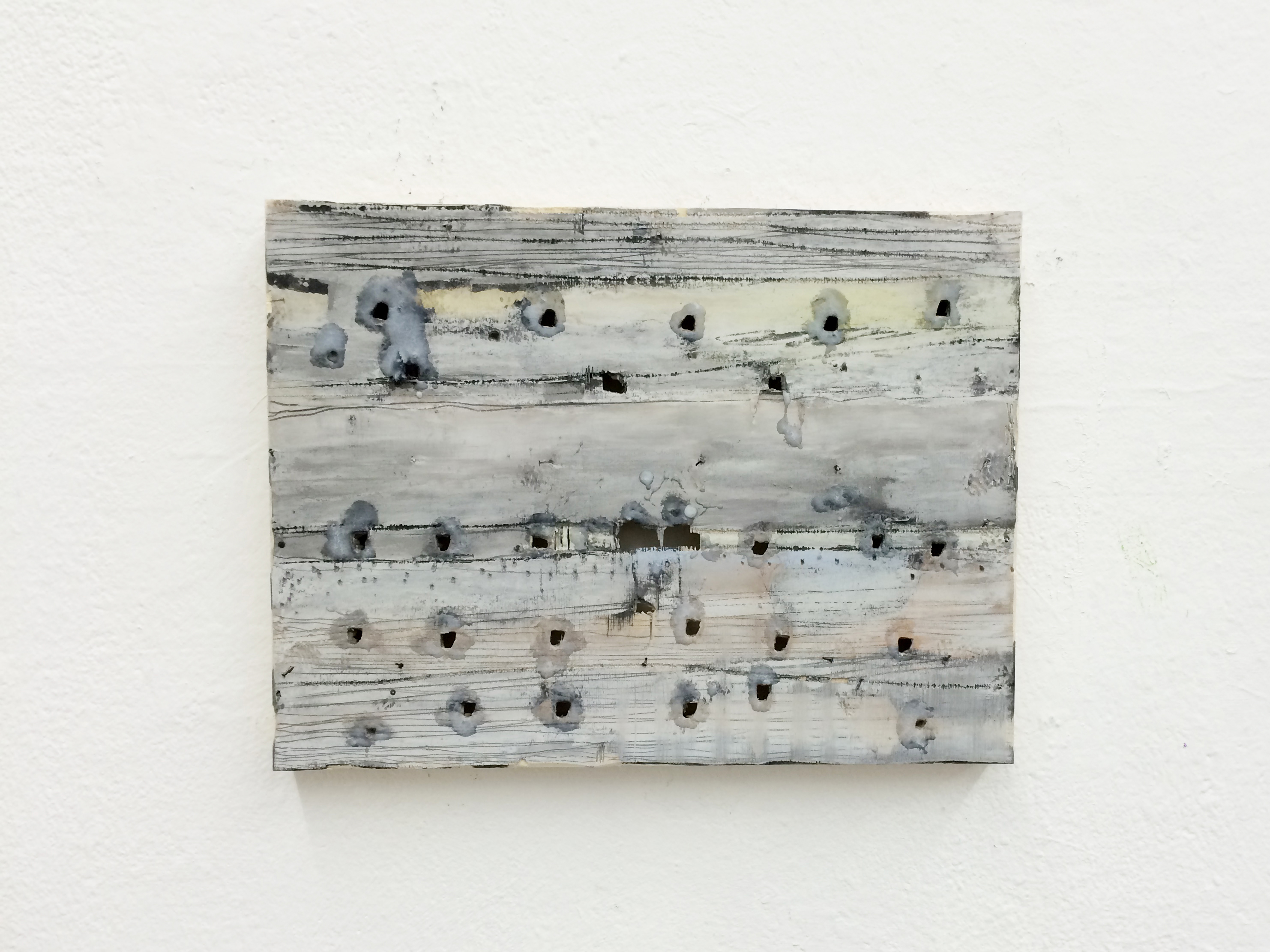 2015小华《木盒上的画》（白天关灯效果） 综合材料、灯 30cm×40cm 2015年